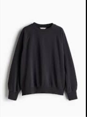 H&M RAGLAN-SLEEVED SWEATSHIRT